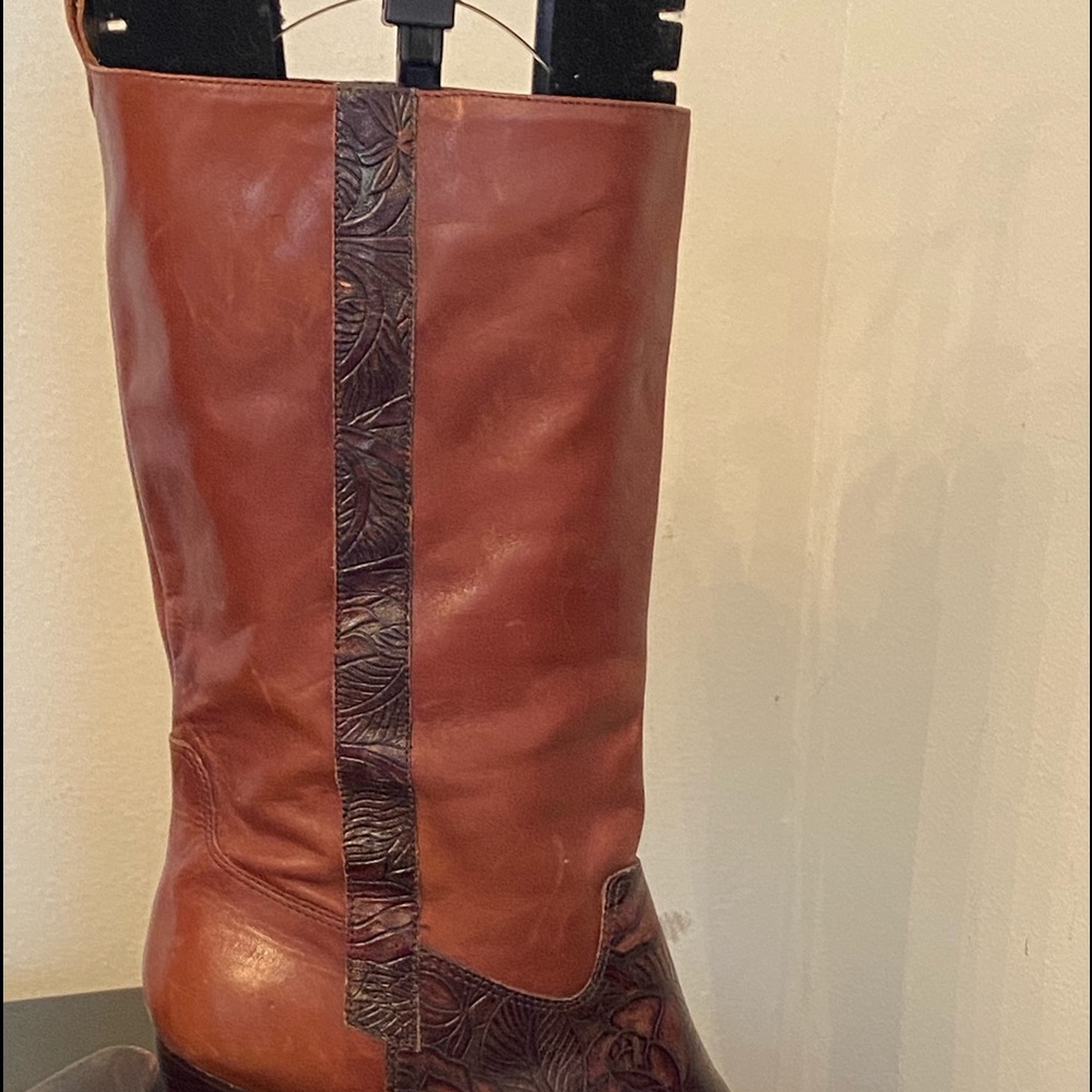 Worn very little. Beautiful supple leather boot.
